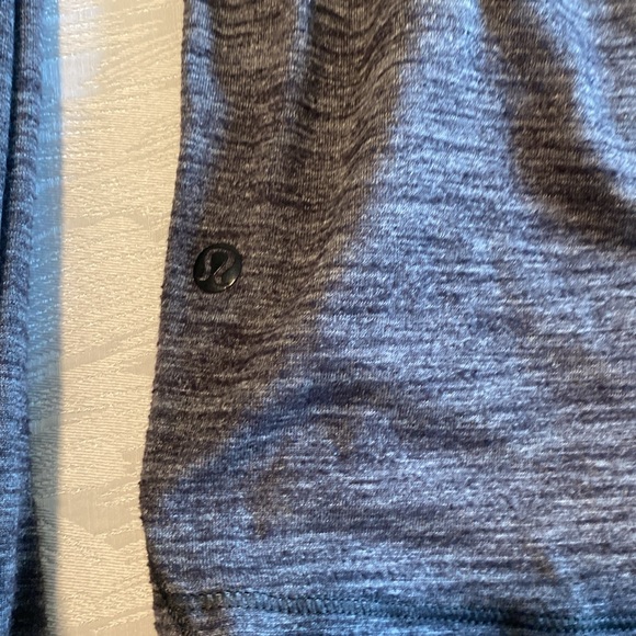 Used lululemon top - Picture 2 of 4